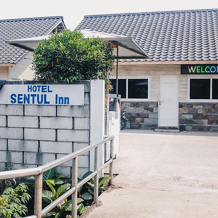 RedDoorz near Sirkuit Sentul Hotel Bogor Buitenkant foto