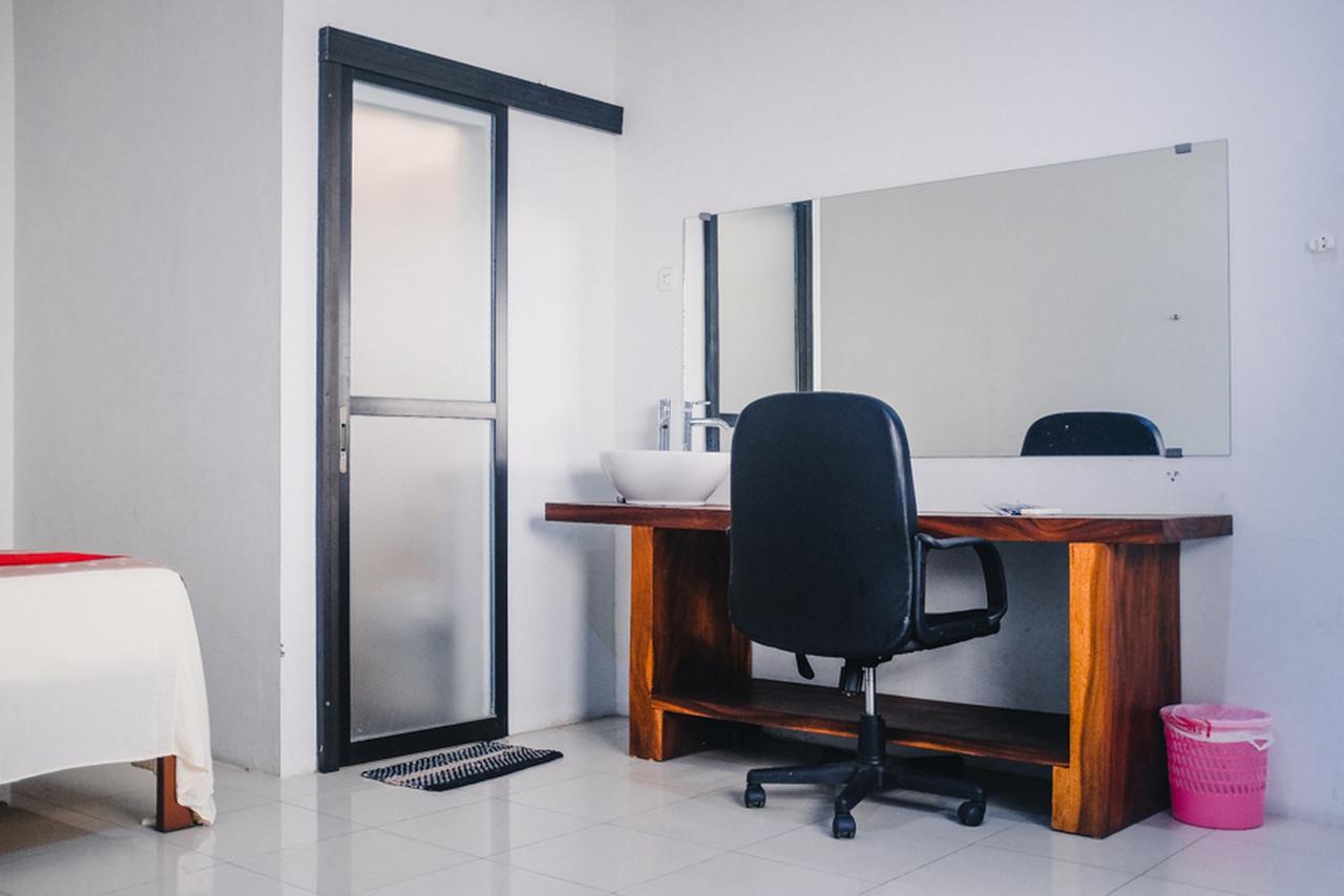 RedDoorz near Sirkuit Sentul Hotel Bogor Buitenkant foto